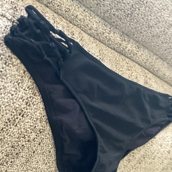 Open Back Strappy Bikini Set | Black - Picture 3 of 7